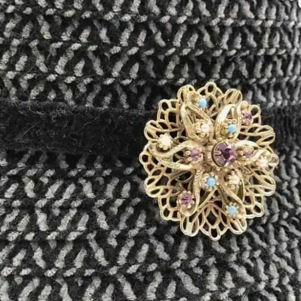 Vintage Purple Blue Rhinestone Star Filigree Pin Brooch Seed Pearls